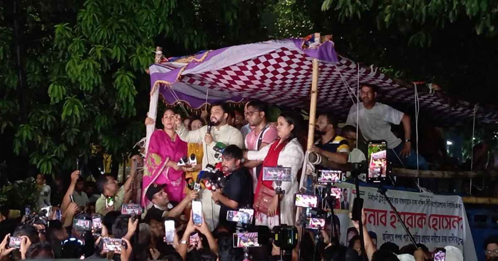 আন্দোলনে সশরীরে ইশরাক, রায় পক্ষে না গেলে কঠোর কর্মসূচি