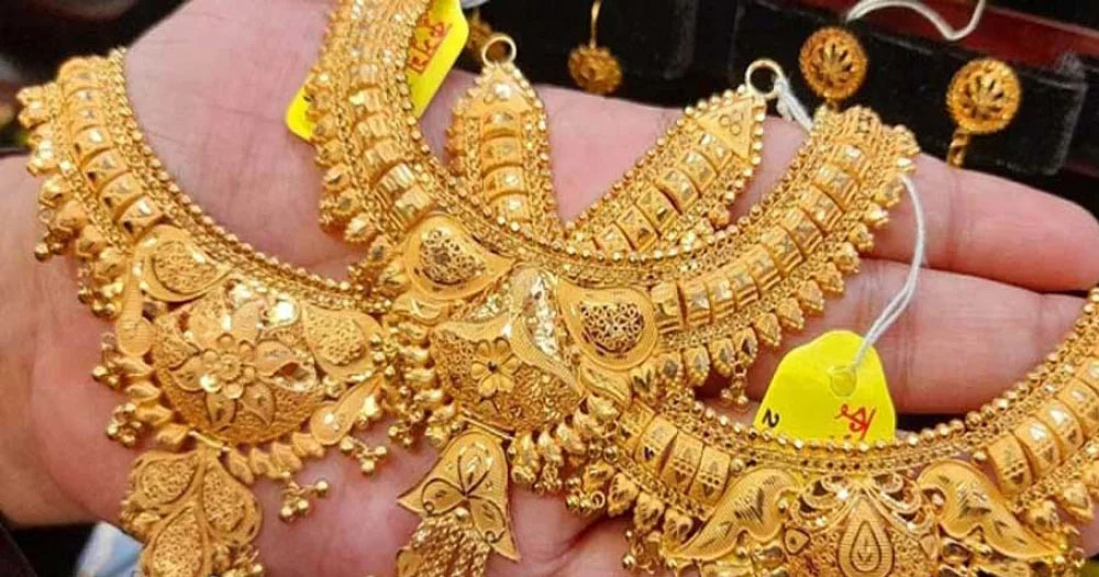 দেশের বাজারে সোনার দাম বেড়েছে