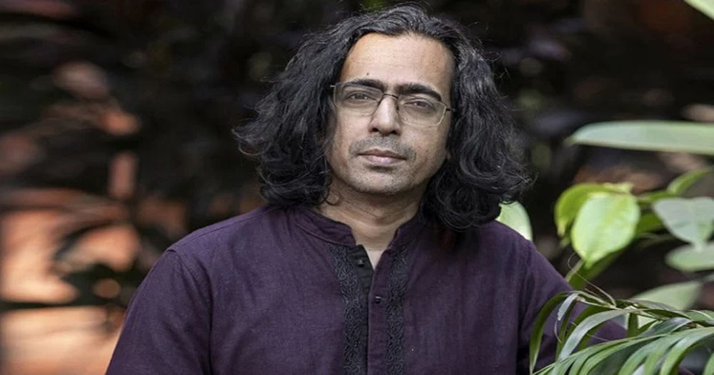 অল্পের জন্য রক্ষা পেলেন বাপ্পা মজুমদার ও তাঁর পরিবার