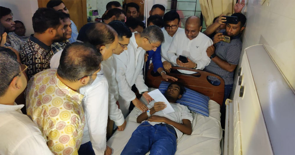 বিষপান করা চার জুলাই যোদ্ধাকে বিএনপির আর্থিক সহায়তা