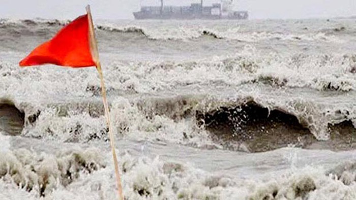 উপকূল এখন ঝুঁকিমুক্ত, সতর্ক সংকেত নামানোর নির্দেশ
