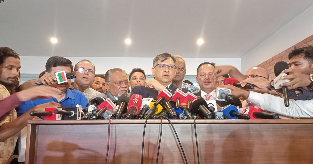 সব রাজনৈতিক দল ডিসেম্বরের মধ্যেই নির্বাচন চায়: সালাহউদ্দিন আহমদ