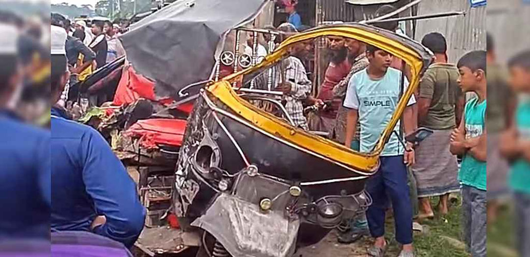 ফরিদপুরে মাহেন্দ্র-বাস মুখোমুখি সংঘর্ষ, নিহত বেড়ে ৫