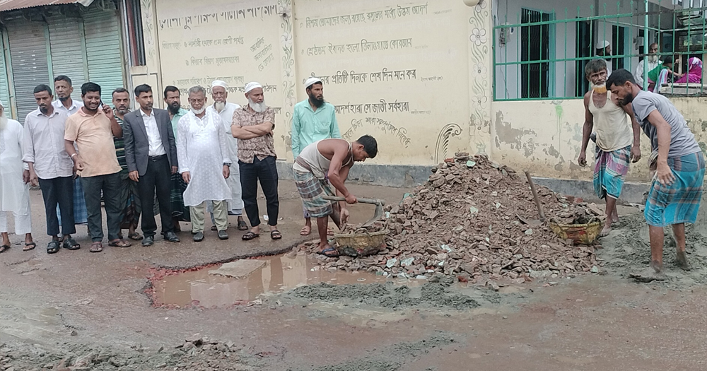 আবু তাহের শাহজাহানের উদ্যোগে ২ কিলোমিটার সড়ক সংস্কার