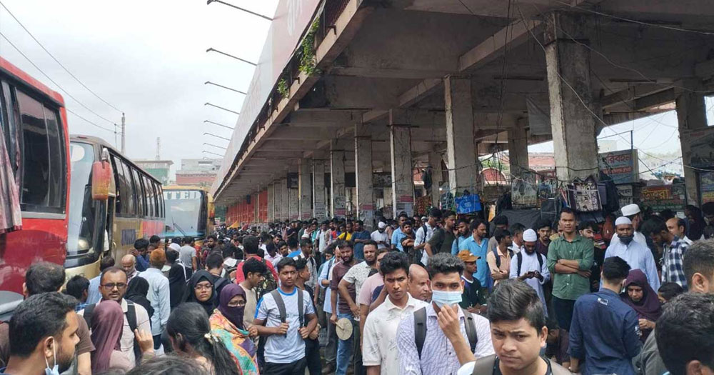 নাড়ির টানে ঘরমুখো মানুষ অপেক্ষা আর ভোগান্তি নিয়ে ফিরছে বাড়ি