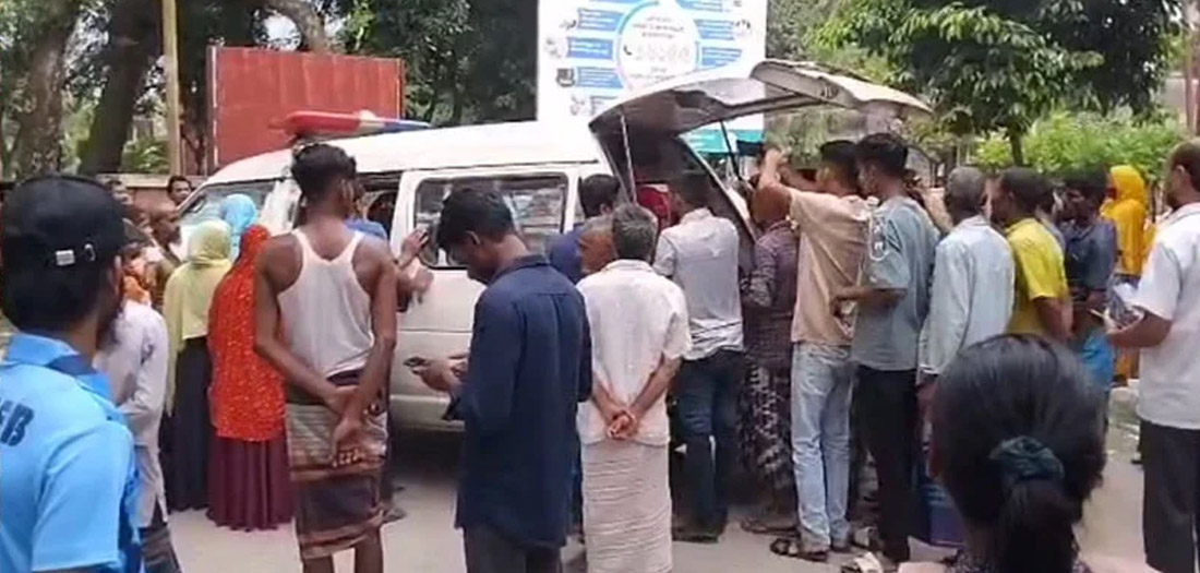 গাইবান্ধায় বাস-ইজিবাইকের মুখোমুখি সংঘর্ষ, নিহত ৩