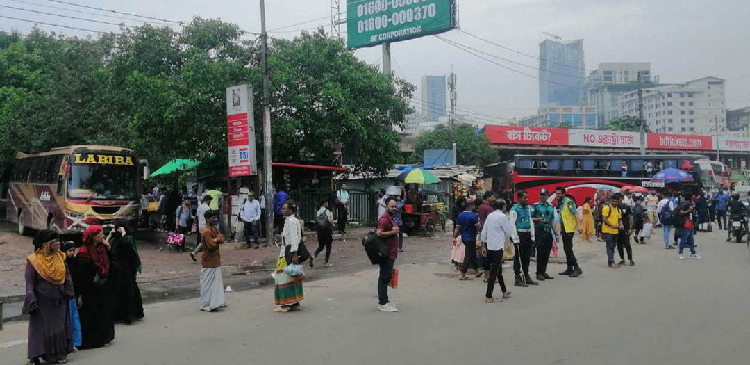 স্বস্তিতেই ঢাকায় ফিরছে মানুষ