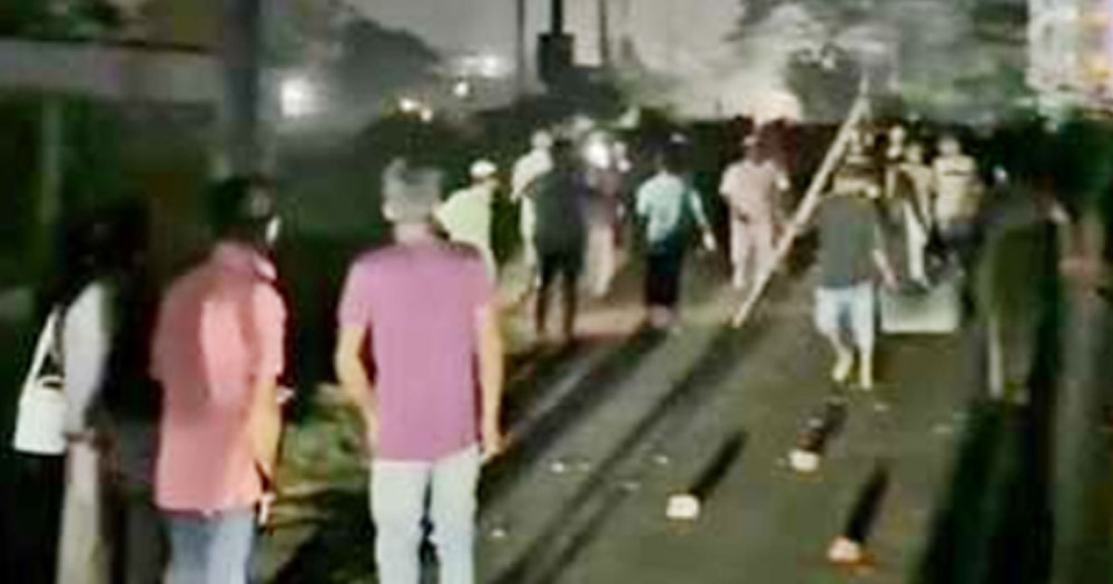 ফুচকা খেয়ে টিস্যু না দেওয়াকে কেন্দ্র করে দুপক্ষের সংর্ঘষে আহত ১৫