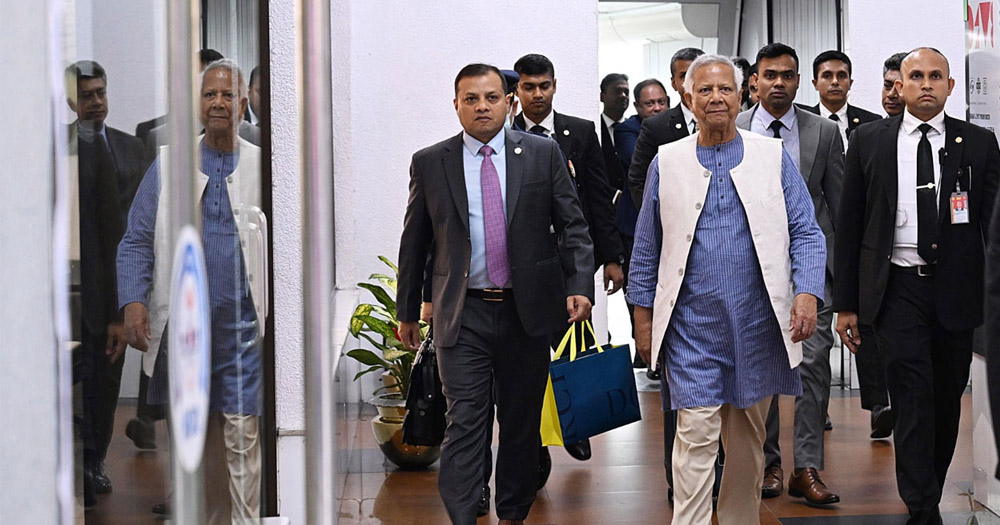 দেশে ফিরলেন প্রধান উপদেষ্টা