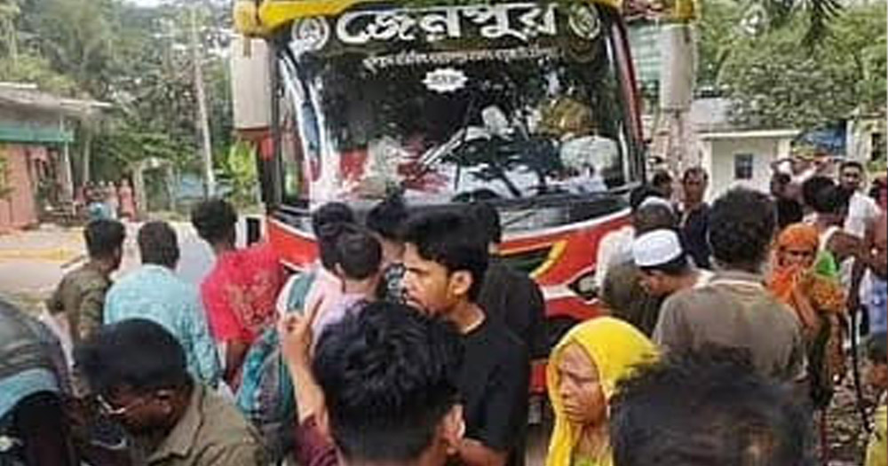 চাঁদপুরে বাবার ৭ দিন পরে বাসচাপায় ছেলের মৃত্যু