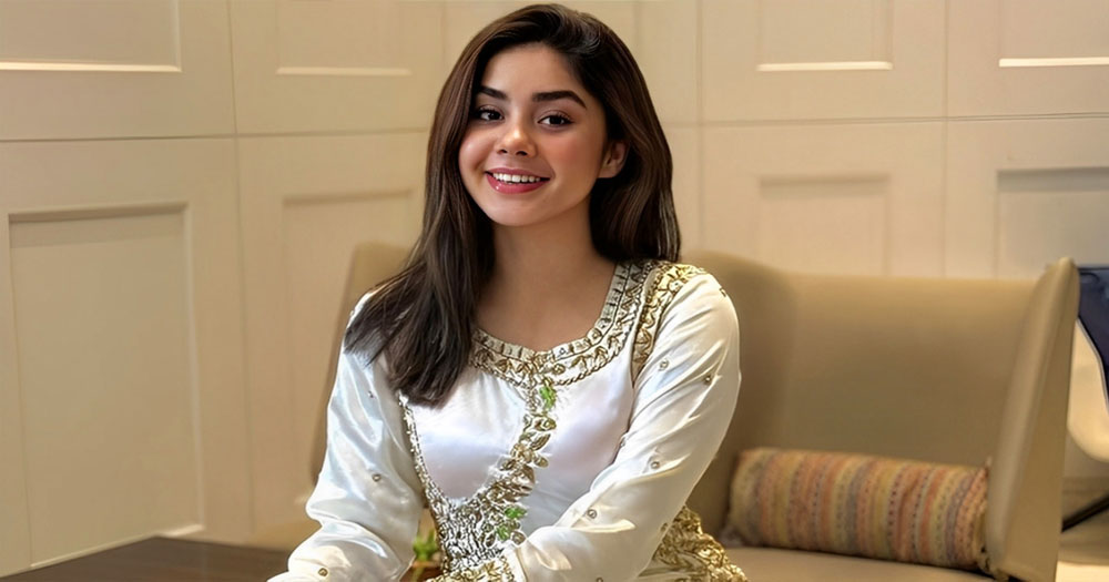 মিষ্টি হাসিতে ধরা দিলেন রোজা  আহমেদ