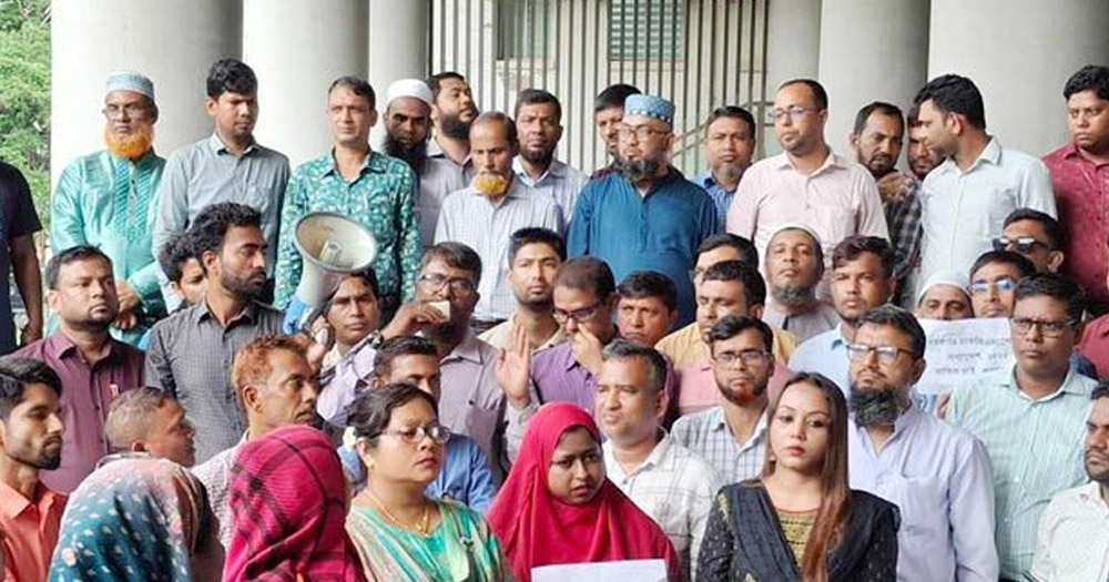 আজও সচিবালয়ে বিক্ষোভ করছেন কর্মচারীরা