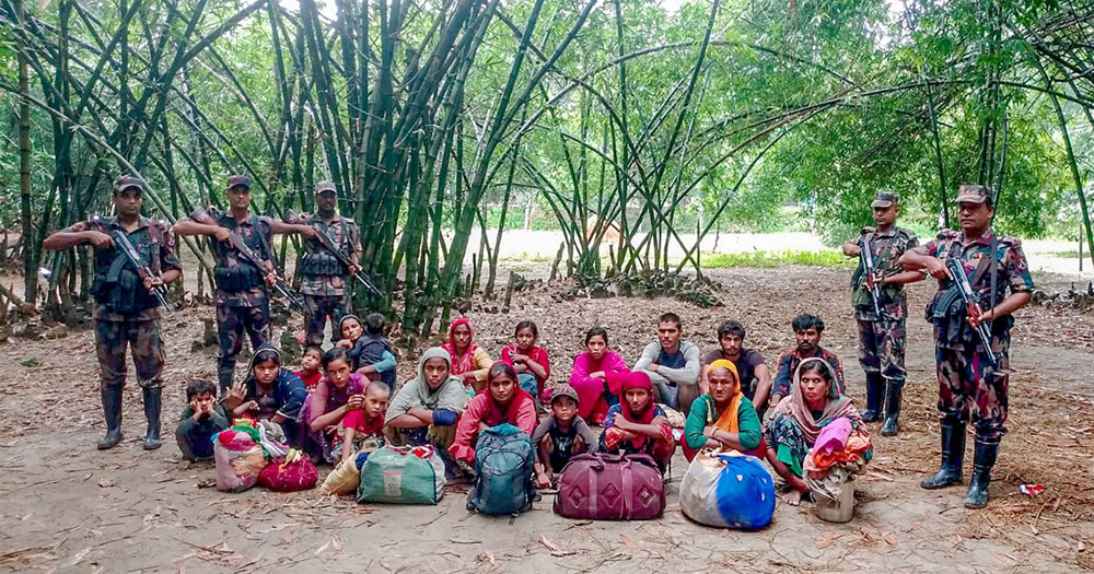 শিবগঞ্জ সীমান্তে ২০ জনকে বিএসএফের পুশ ইন
