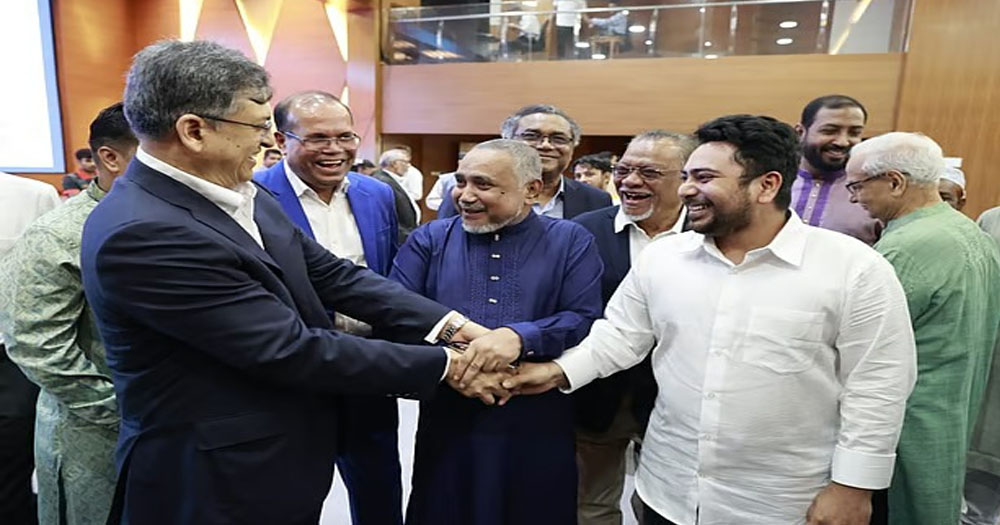 বয়কট থেকে সংলাপে ফিরল জামায়াত, হাসিমুখে শুভেচ্ছা জানাল রাজনৈতিক নেতারা