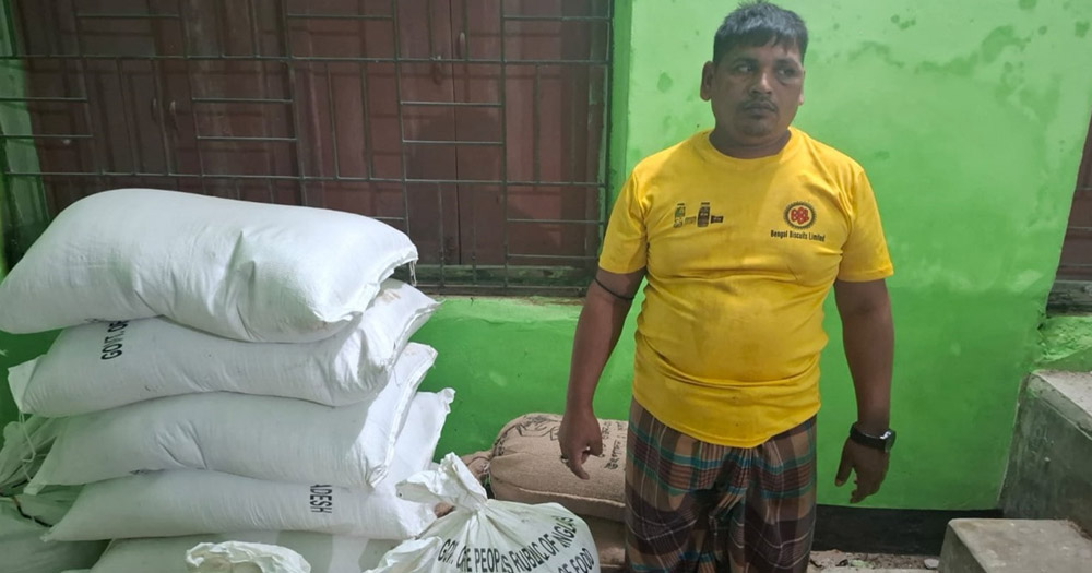 চাঁদপুরে সরকারি চাল উদ্ধার, গ্রাম পুলিশ আটক