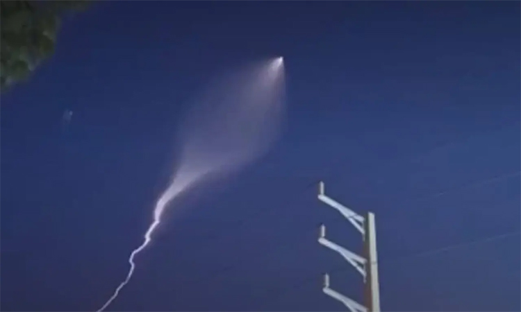 ইসরায়েলে নতুন ধরনের হাইপারসনিক ক্ষেপণাস্ত্র ছুড়েছে ইরান