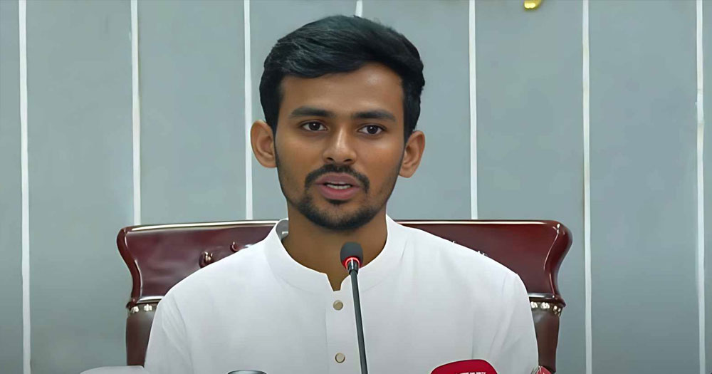 ডিএসসিসিতে নাগরিক সেবা বিঘ্নিত হচ্ছে, আর বসে থাকব না :উপদেষ্টা আসিফ