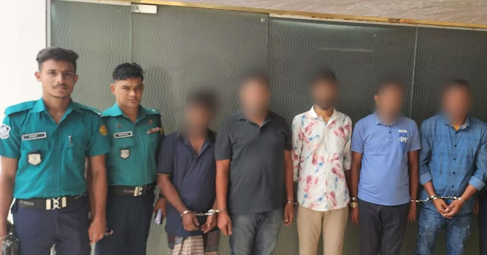 উত্তরায় র‌্যাব পরিচয়ে নগদের কোটি টাকা ডাকাতির ঘটনায় গ্রেপ্তার ৫