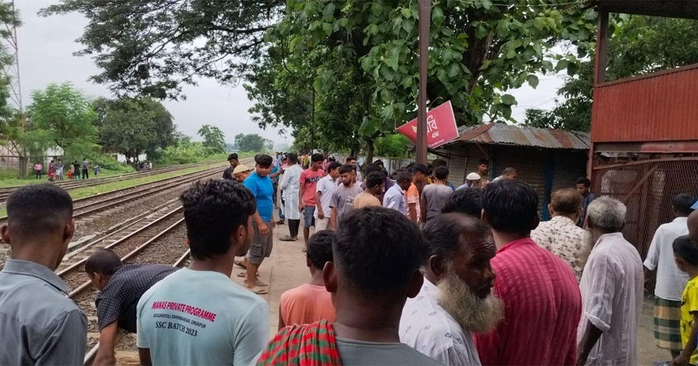 দিনাজপুরে ট্রেনে কাটা পড়ে নারীসহ ২ জনের মৃত্যু