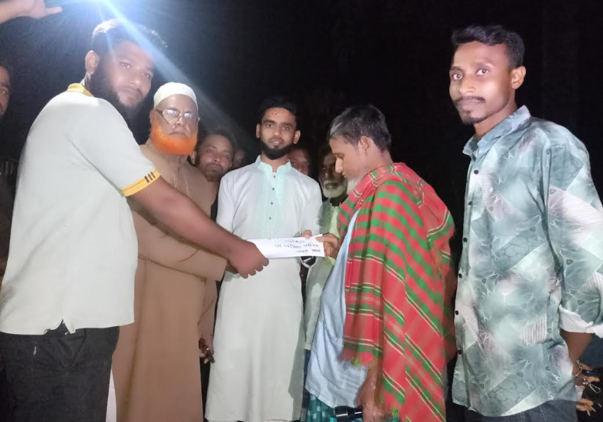 শ্রীপুরে অগ্নিকাণ্ডে ক্ষতিগ্রস্থ পরিবারের পাশে দাড়ালেন গণঅধিকার পরিষদ