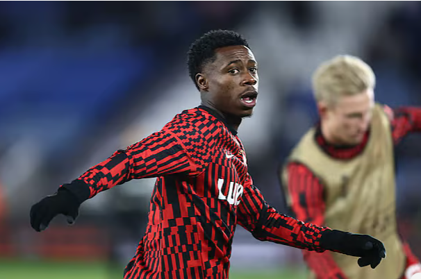 এক টনের বেশি কোকেন চোরাচালানে জড়িয়ে ডাচ ফুটবলার গ্রেপ্তার