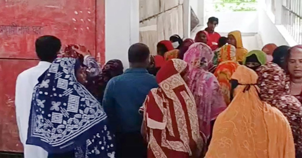 রাইস কুকারে রান্নার সময় বিদ্যুৎস্পৃষ্ট হয়ে মা-মেয়ের মৃত্যু