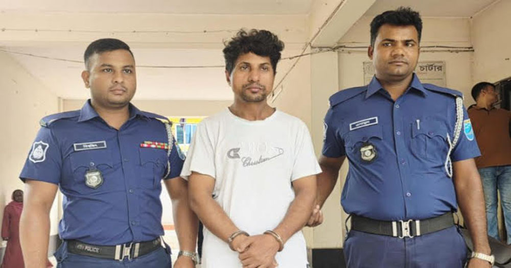 চার স্কুলছাত্রীকে ধর্ষণ: অভিযুক্ত শিক্ষক গ্রেপ্তার