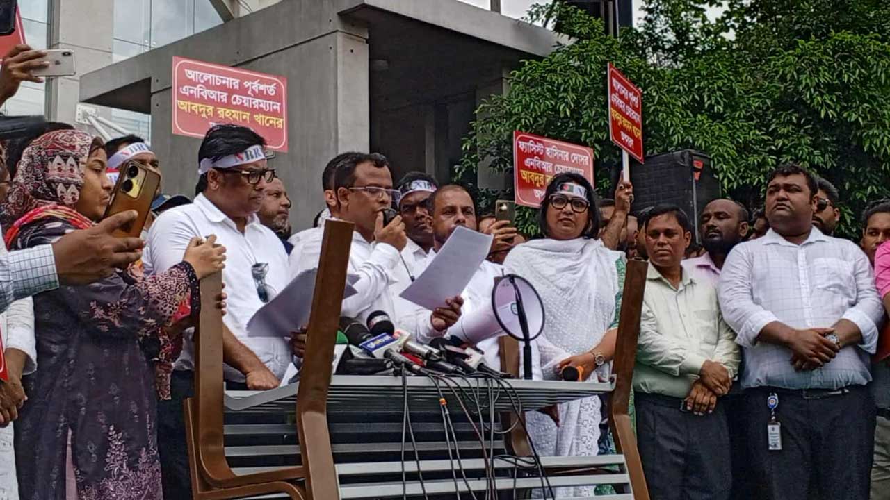 রোববারও শাটডাউন ও ‘মার্চ টু এনবিআর’ কর্মসূচি