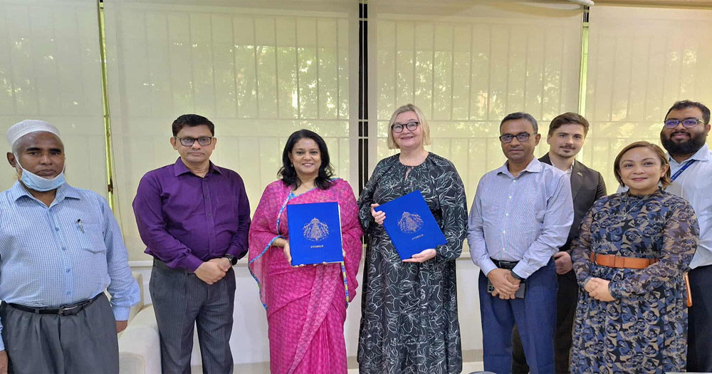 জলবায়ু মোকাবিলায় সুইডেনের সহায়তায় বিশেষ প্রকল্প নিচ্ছে বাংলাদেশ : পরিবেশ উপদেষ্টা