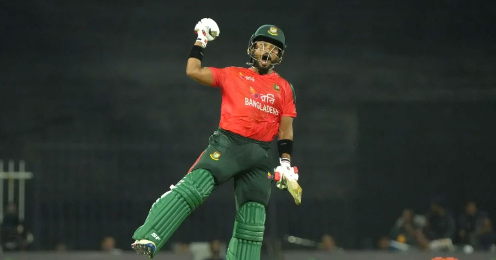 ঝোড়ো হাফসেঞ্চুরিতে ফর্মে ফিরলেন পারভেজ হোসেন ইমন
