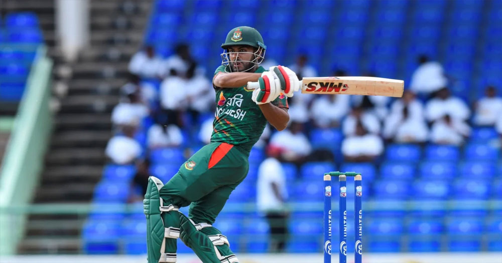 পাঁচ নম্বরে ব্যাট করতে নেমে হতাশ করলেন মিরাজ
