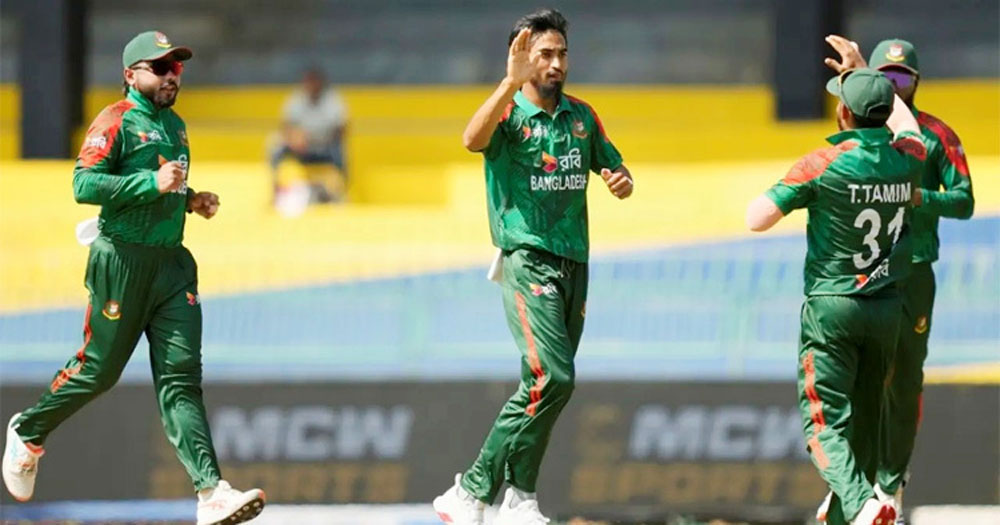 শ্রীলঙ্কা শিবিরে প্রথম আঘাত তানজিম সাকিবের