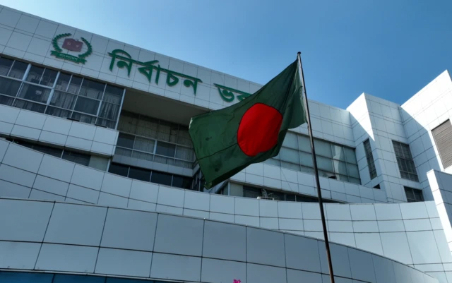 আমেরিকাসহ ৫ দেশে ভোটার নিবন্ধন কার্যক্রম শুরু করার সম্মতি পেয়েছে ইসি