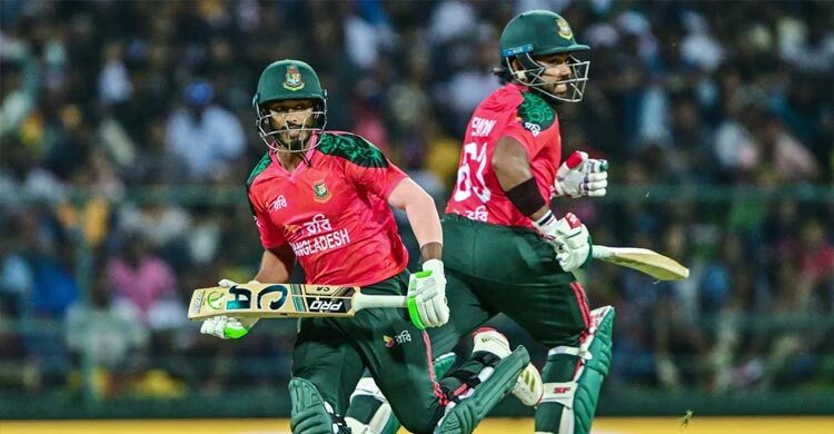 ইমনের ব্যাটে পাওয়ার প্লেতে উড়ন্ত বাংলাদেশ