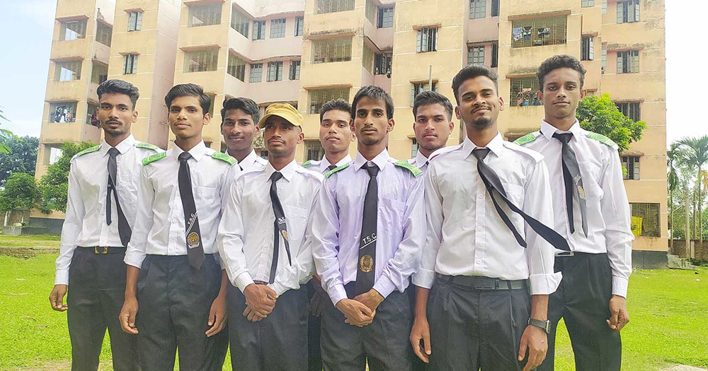 এতিমখানায় বেড়ে ওঠা ১২ কিশোরের এসএসসি জয়