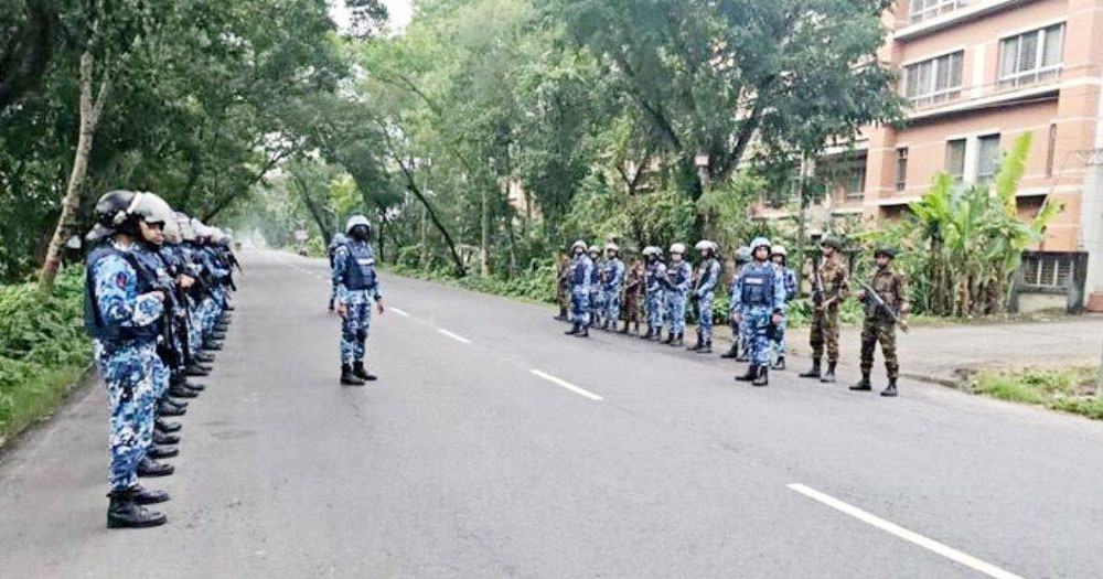 গোপালগঞ্জে যৌথ অভিযানে আটক ২০