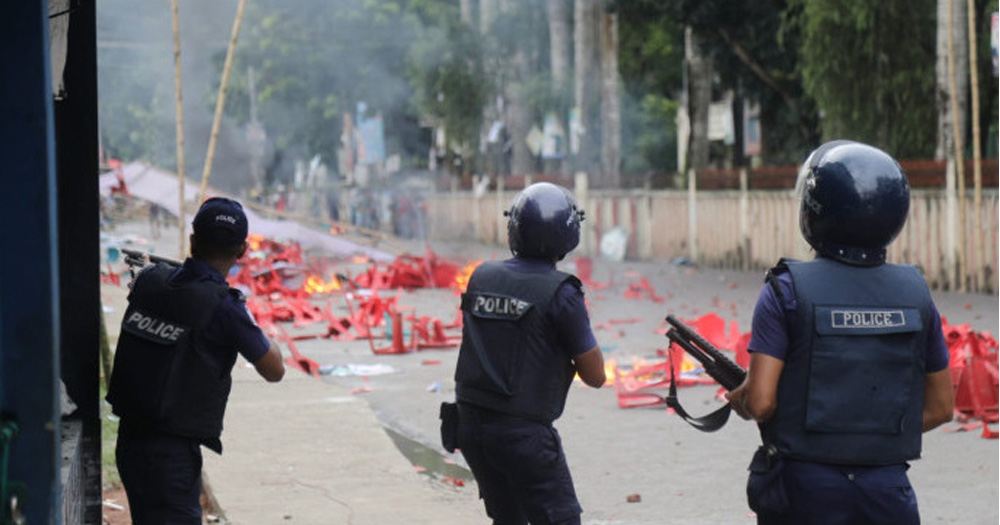 গোপালগঞ্জ সহিংসতা: ৭৫ জনের নাম উল্লেখ ও অজ্ঞাত ৫০০ জনের বিরুদ্ধে মামলা; গ্রেপ্তার ৪৫