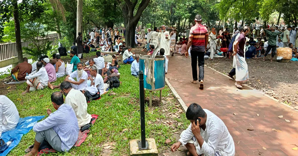 জামায়াতের সমাবেশ ঘিরে রমনা পার্কেও অবস্থান নিয়েছেন নেতাকর্মীরা