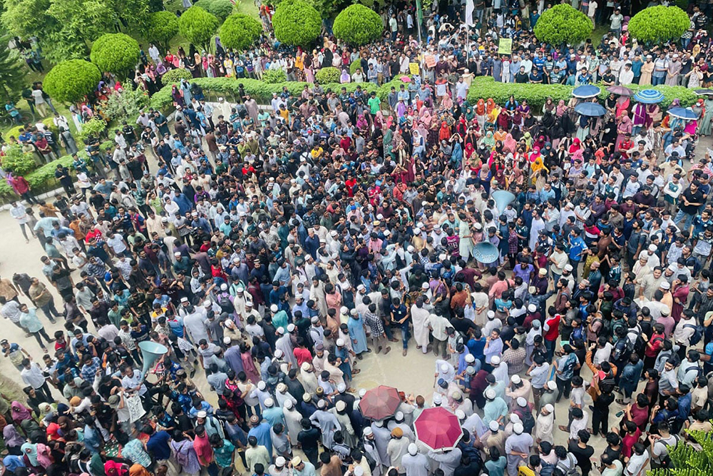 শিক্ষার্থী মৃত্যুকে ঘিরে বিক্ষোভে উত্তাল ইবি ক্যাম্পাস