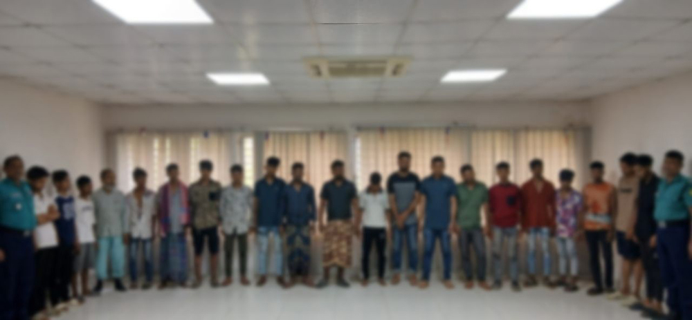 বিভিন্ন অপরাধে জড়িত ১৮ মামলার আসামি হৃদয়সহ গ্রেপ্তার  ২১