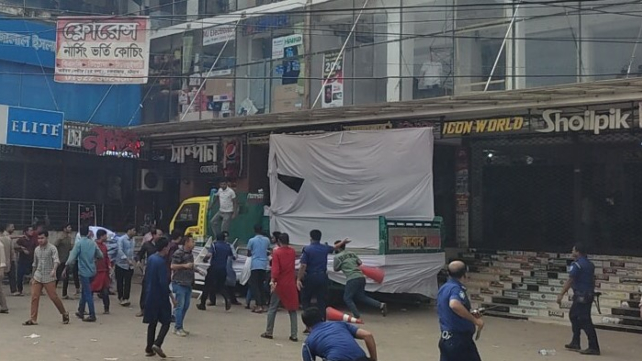 আওয়ামী ফ্যাসিবাদের পথেই চলছে হামলা: চকরিয়ায় এনসিপির মঞ্চ ভাঙচুরের নিন্দা ইসলামী আন্দোলনের