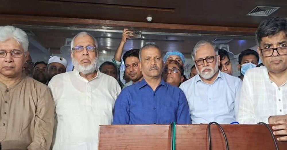 আহতদের প্রয়োজনে বিদেশে চিকিৎসার জন্য নেওয়া হবে: আইন উপদেষ্টা