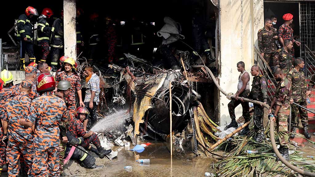 ‘চারপাশে শুধু আগুন, আর ধোঁয়া’—মাইলস্টোন কলেজে ভয়াবহ বিমান দুর্ঘটনা, বেঁচে ফেরা শিক্ষকের করুণ বর্ণনা