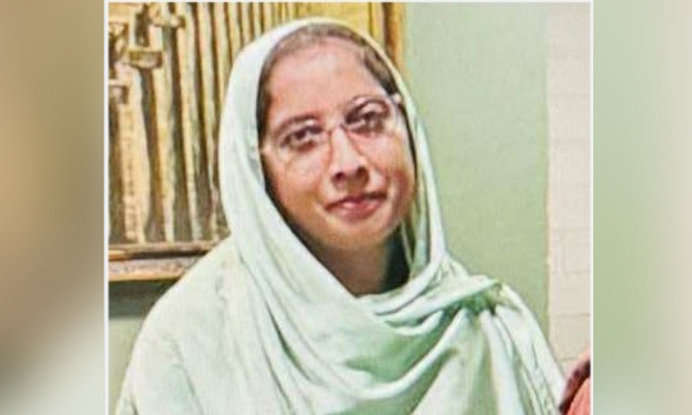 ২০ শিক্ষার্থীকে উদ্ধার করা সেই শিক্ষিকা আর নেই