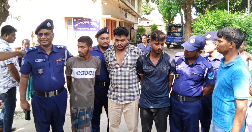 শিবপুরে ছিনতাইকৃত ট্রাকসহ মালামাল উদ্ধার