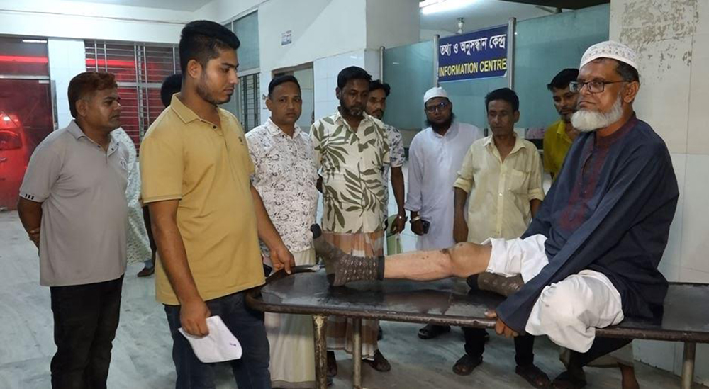 ব্যাংকের ভেতরে ব্যবসায়ীকে পিটিয়ে ৯৬ লাখ টাকার চেক ছিনিয়ে নিলো আ.লীগ নেতা!