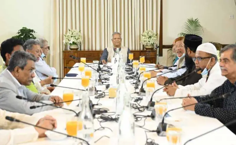 প্রধান উপদেষ্টার ‘পাশে থাকার আশ্বাস চার দলের’