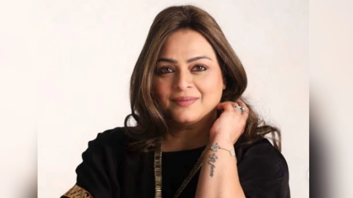 দশম শ্রেণিতে উত্তীর্ণ হতে না পেরে বিয়ের পথ, সিনেমা থেকে দূরে চলে যান