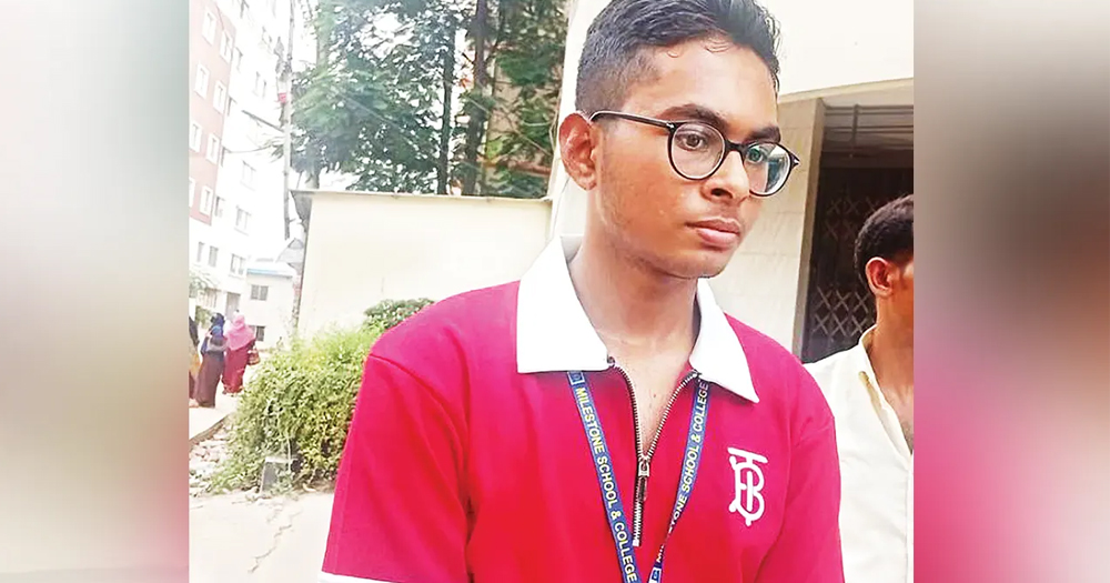 চোখের সামনে তিন বন্ধু পুড়ে মারা গেল
