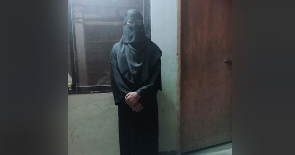 পুলিশি তল্লাশিতে বোরকা খুলতেই মেয়ে হয়ে গেল ছেলে!